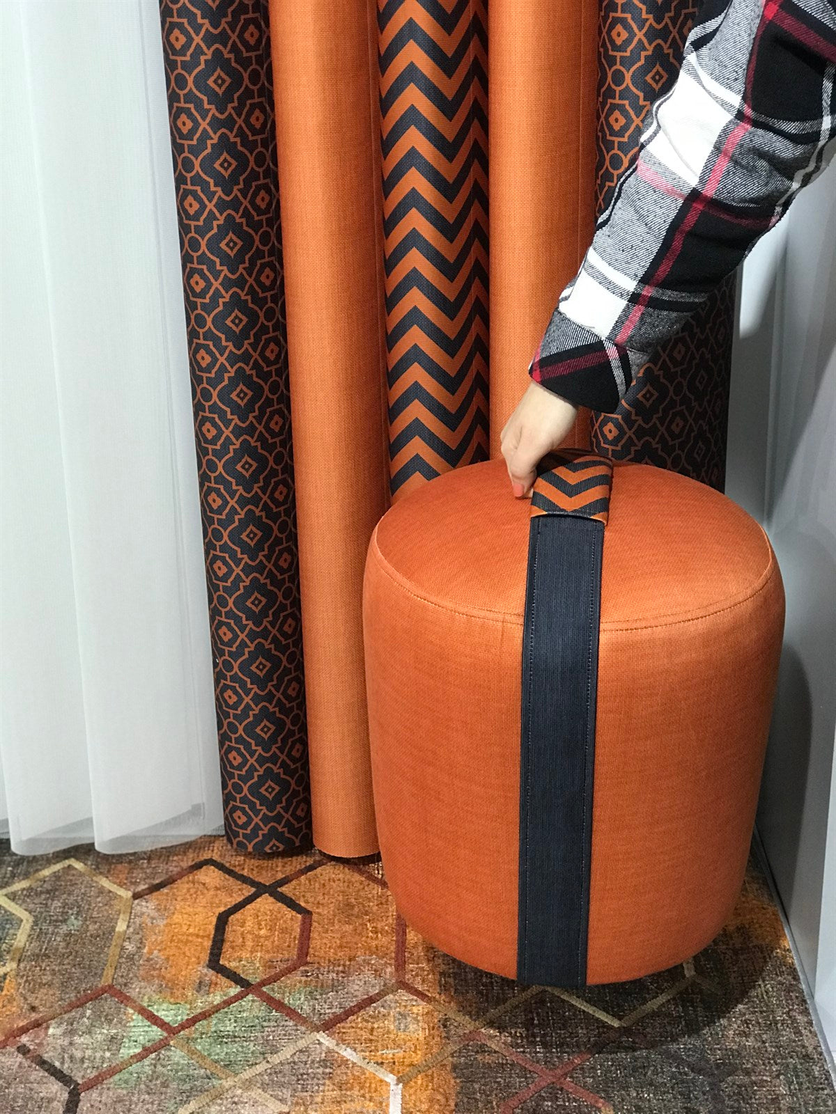 BLOOM FOOTSTOOL ORANGE