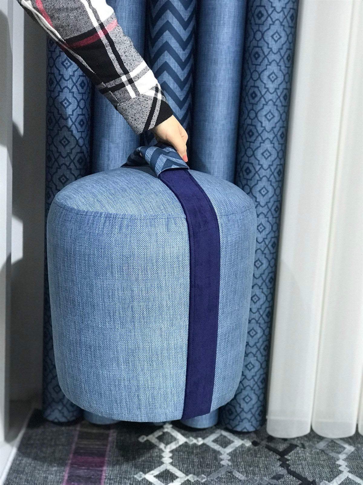 BLOOM FOOTSTOOL BLUE