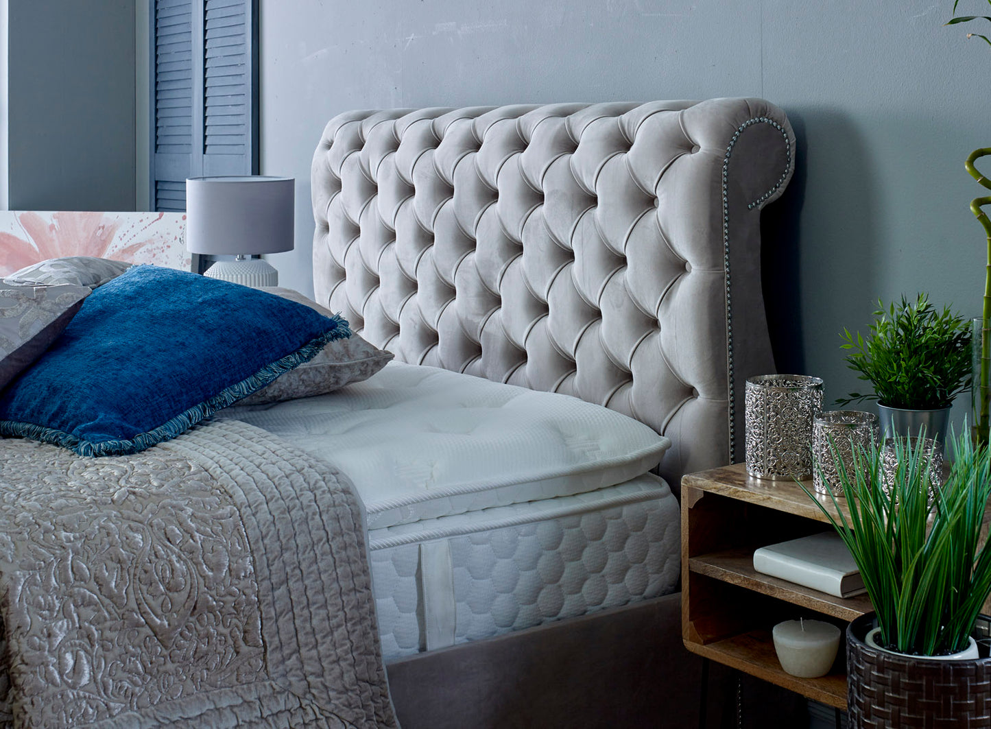 SWAN SPANISH OTTOMAN BED